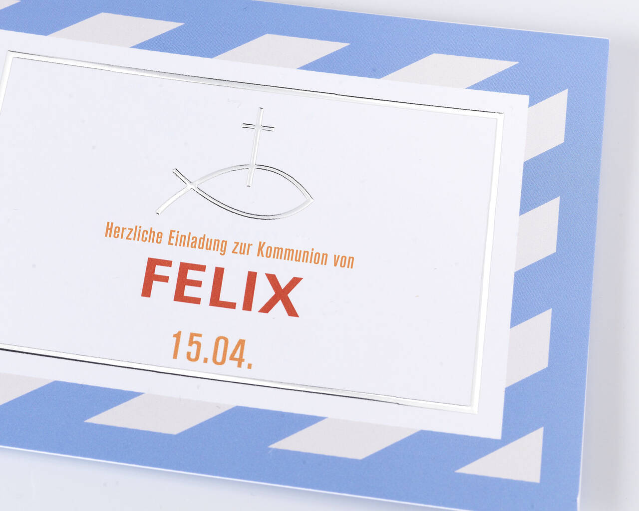 Carte d'invitation à la communion pour Felix avec un symbole de poisson et la date 15.04.